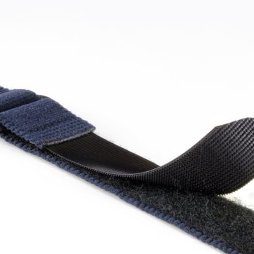 Curea elastica cu puf si scai VELCRO® STRETCH STRAPS, 25 mm x 68 cm, negru