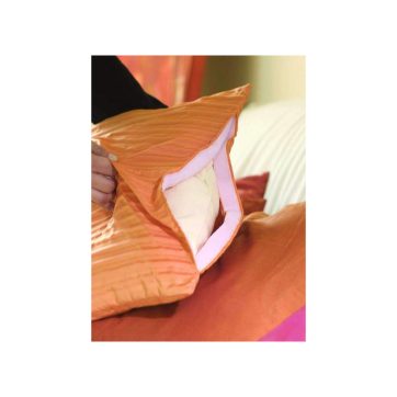 Banda cu puf si scai adeziv pentru textile VELCRO® Stick On For Fabrics 19 mm x 60 cm, alb